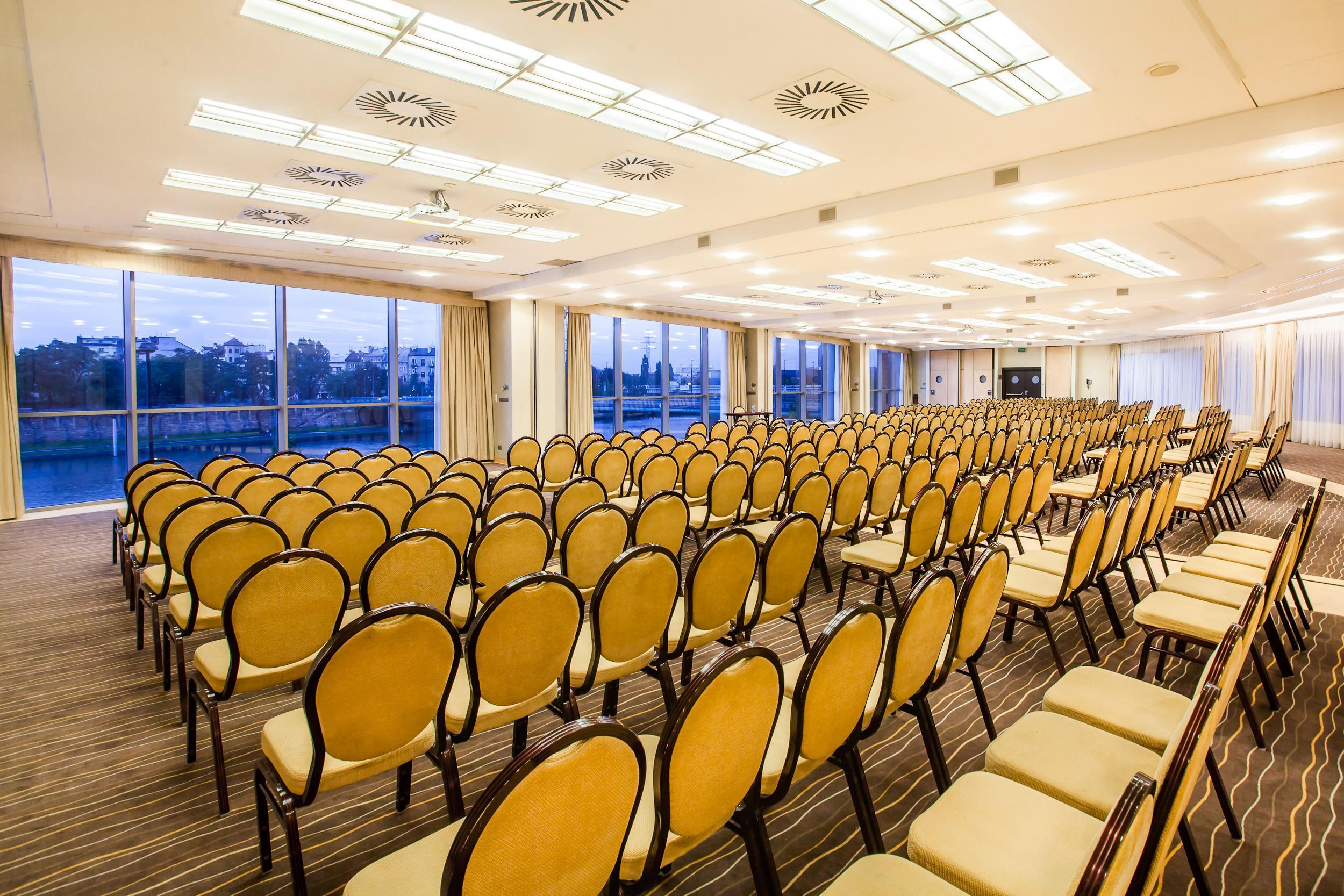 Qubus 4* Краків